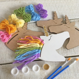 Paint and Yarn Kids Craft for unicorn themed horse party
